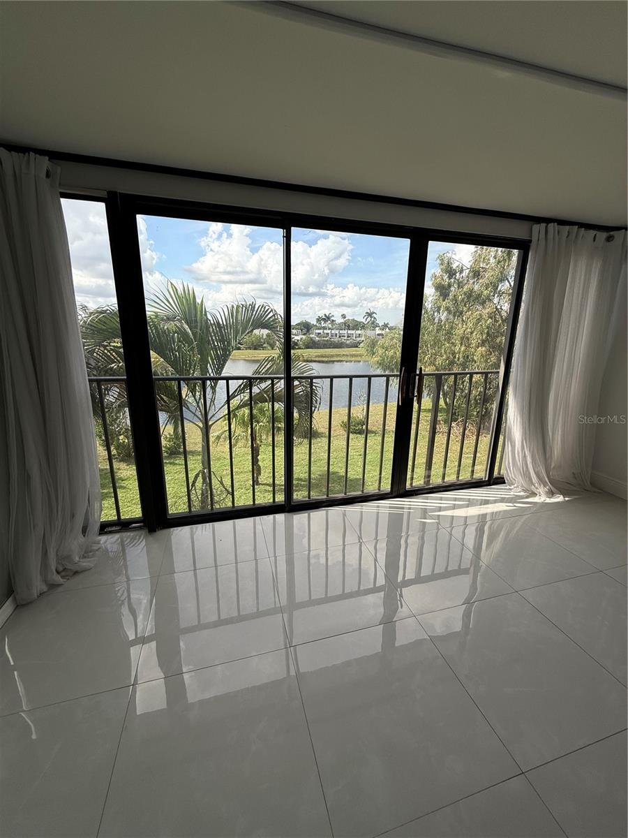 Image 29 of 34 For 4272 Deste Court 308