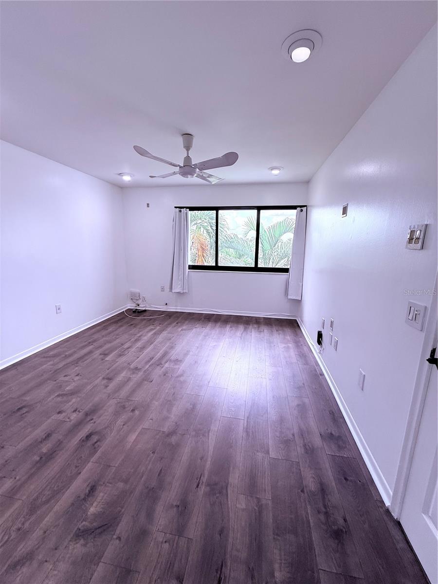 Image 30 of 34 For 4272 Deste Court 308