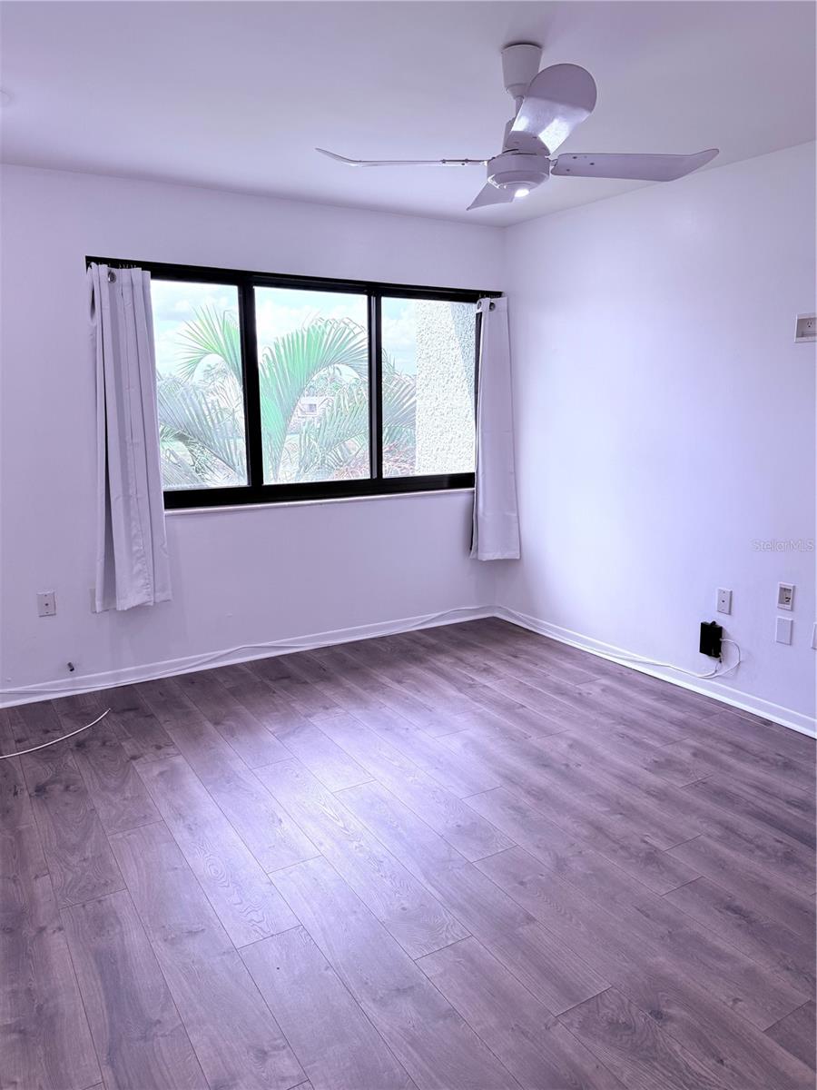 Image 31 of 34 For 4272 Deste Court 308