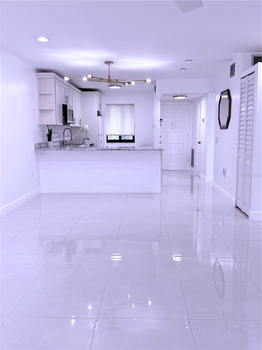 Image 4 of 34 For 4272 Deste Court 308