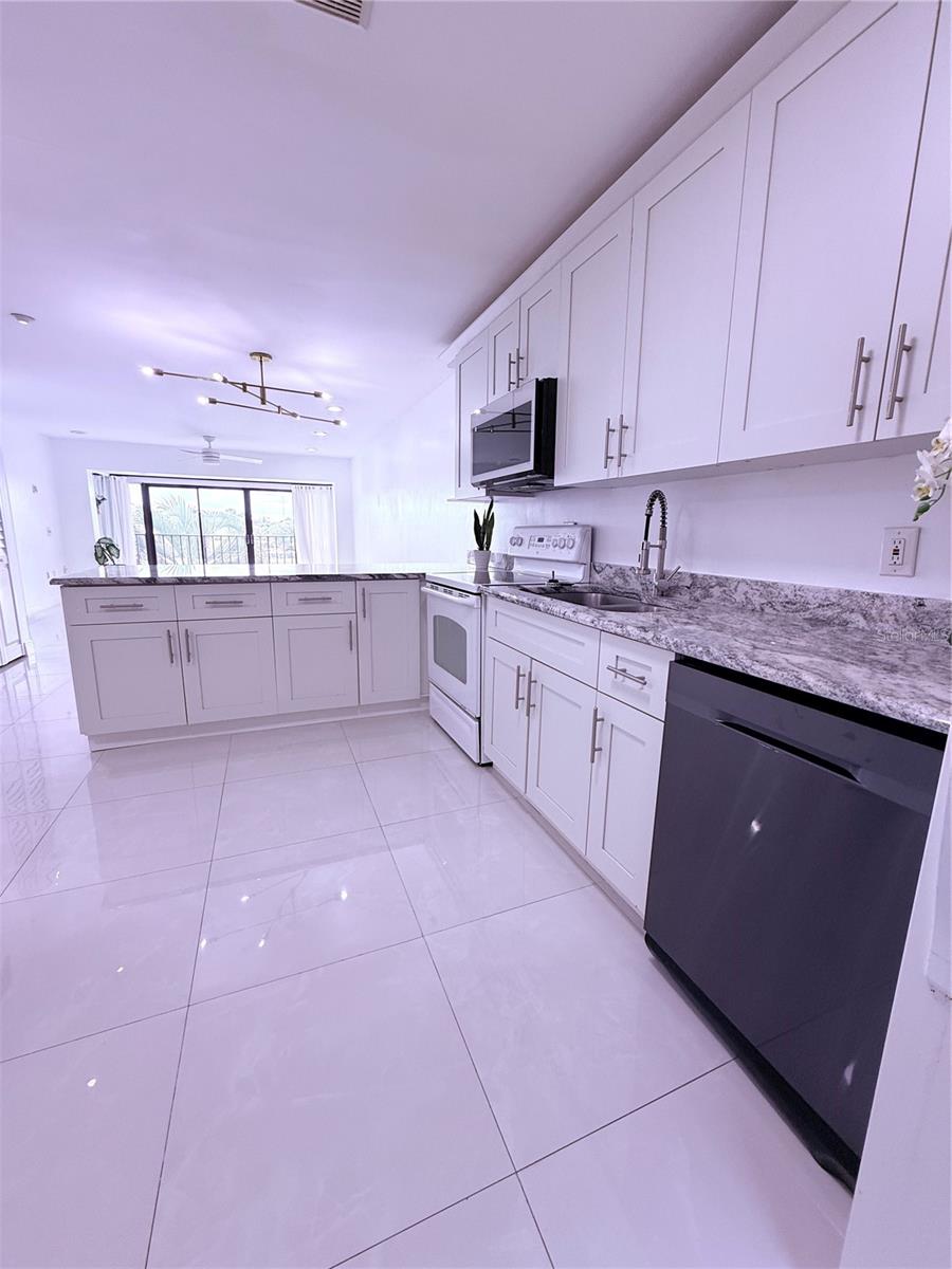 Image 7 of 34 For 4272 Deste Court 308