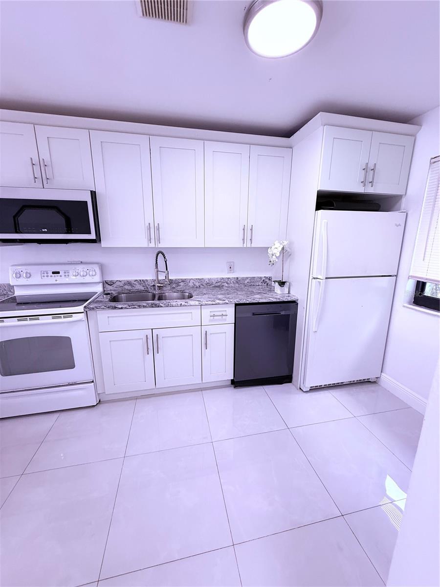 Image 9 of 34 For 4272 Deste Court 308