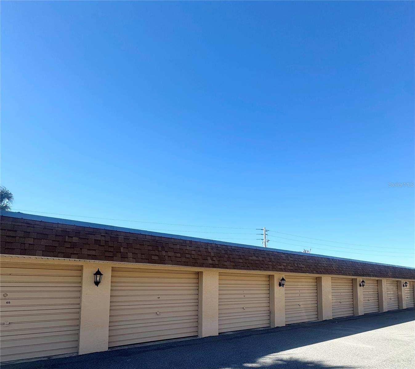 Image 21 of 27 For 8496 Ridgewood Avenue 3405