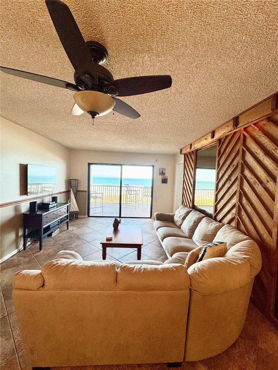 Image 9 of 27 For 8496 Ridgewood Avenue 3405