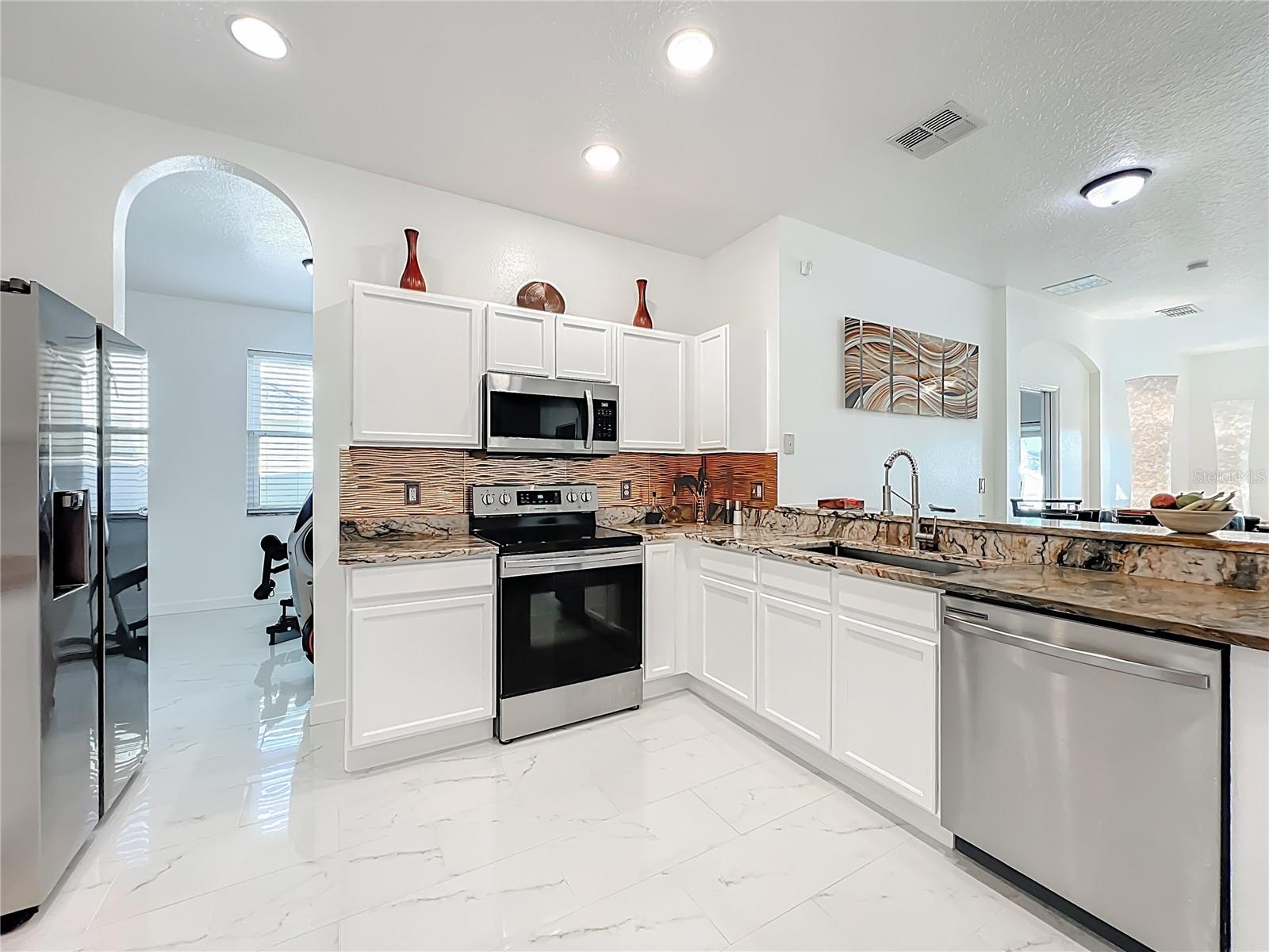 Image 10 of 40 For 4110 Andover Cay Boulevard