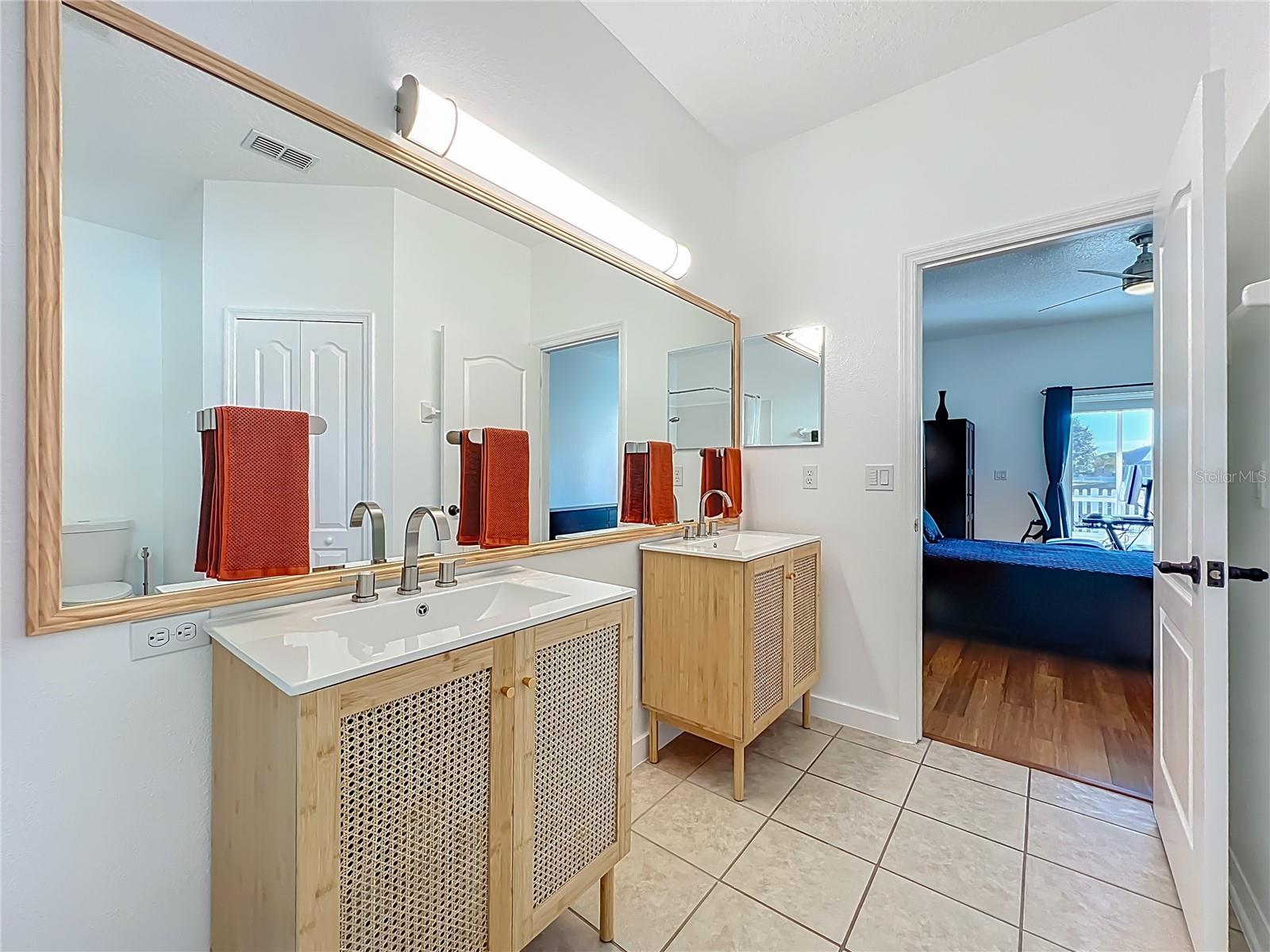 Image 21 of 40 For 4110 Andover Cay Boulevard