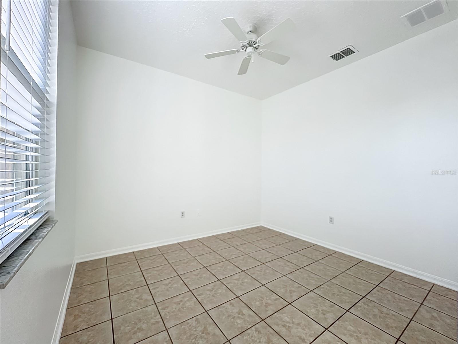 Image 28 of 40 For 4110 Andover Cay Boulevard