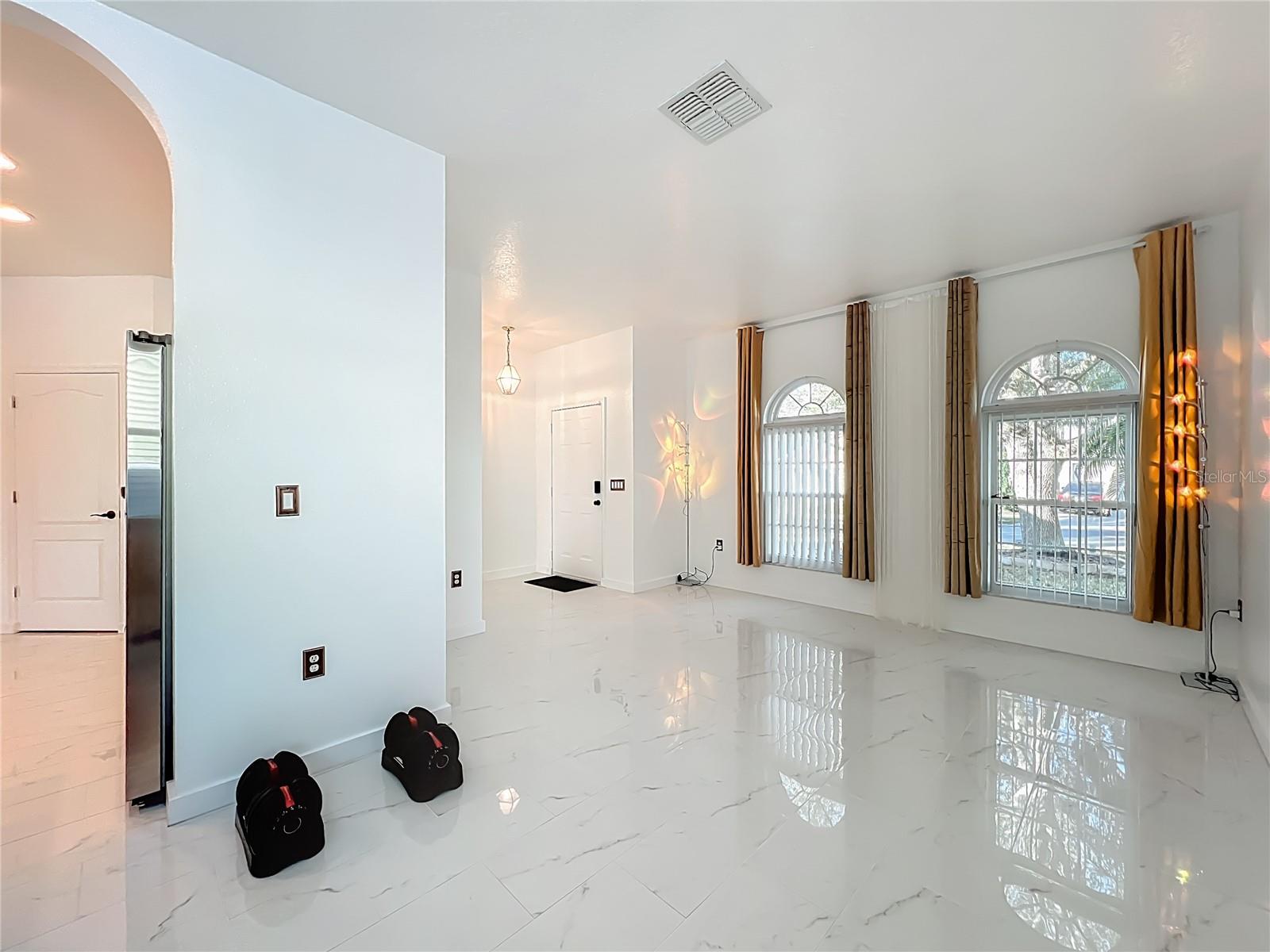 Image 5 of 40 For 4110 Andover Cay Boulevard