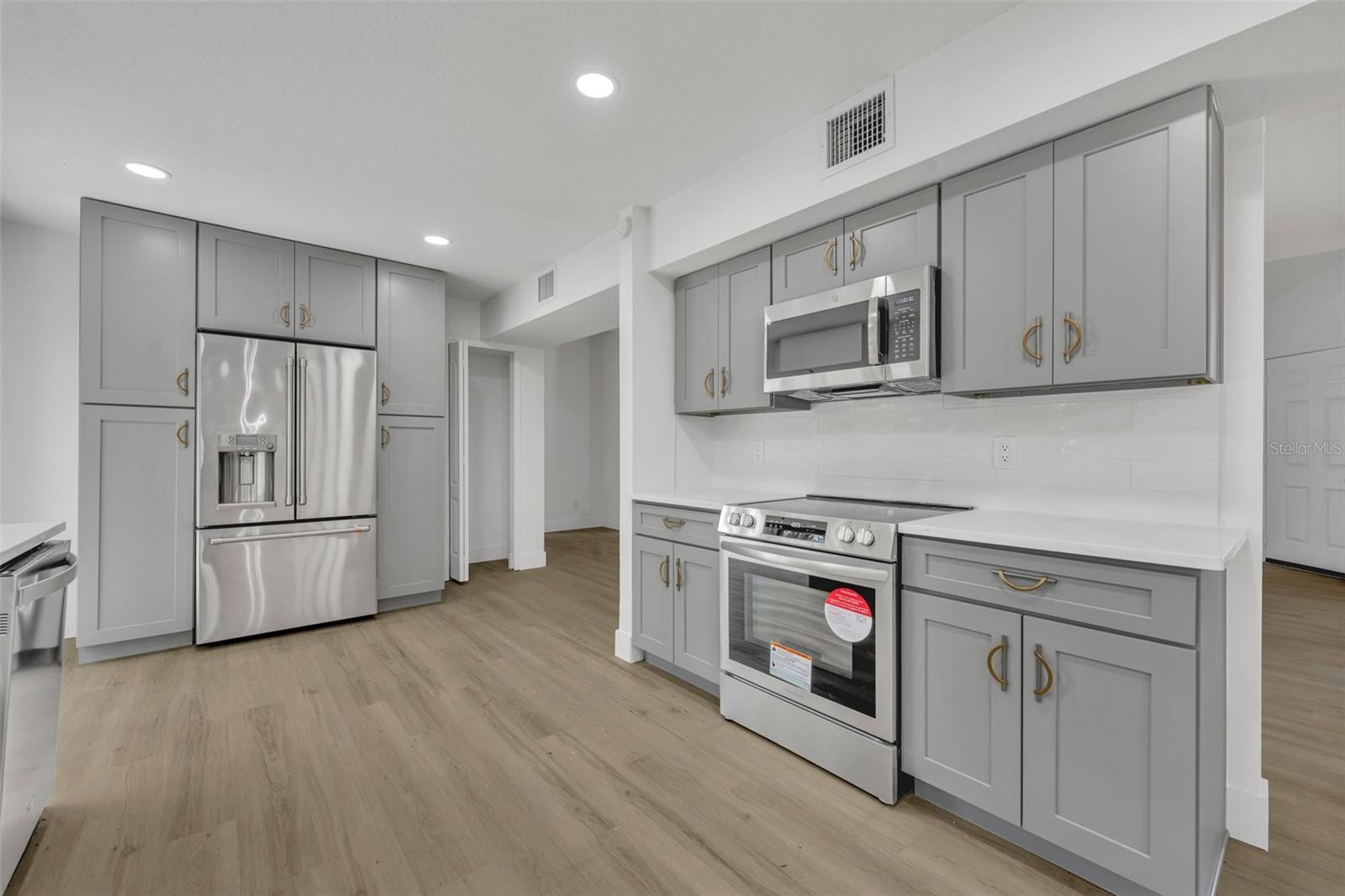 Image 17 of 34 For 5330 Lake Burkett Lane