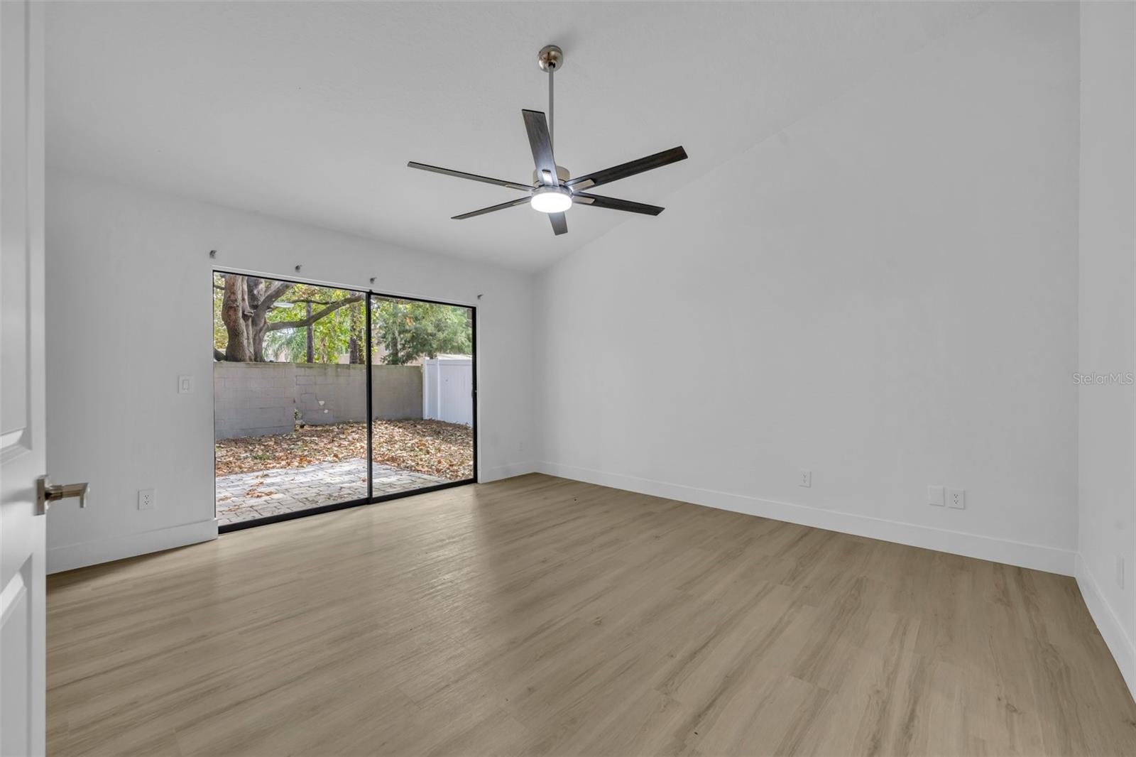 Image 21 of 34 For 5330 Lake Burkett Lane