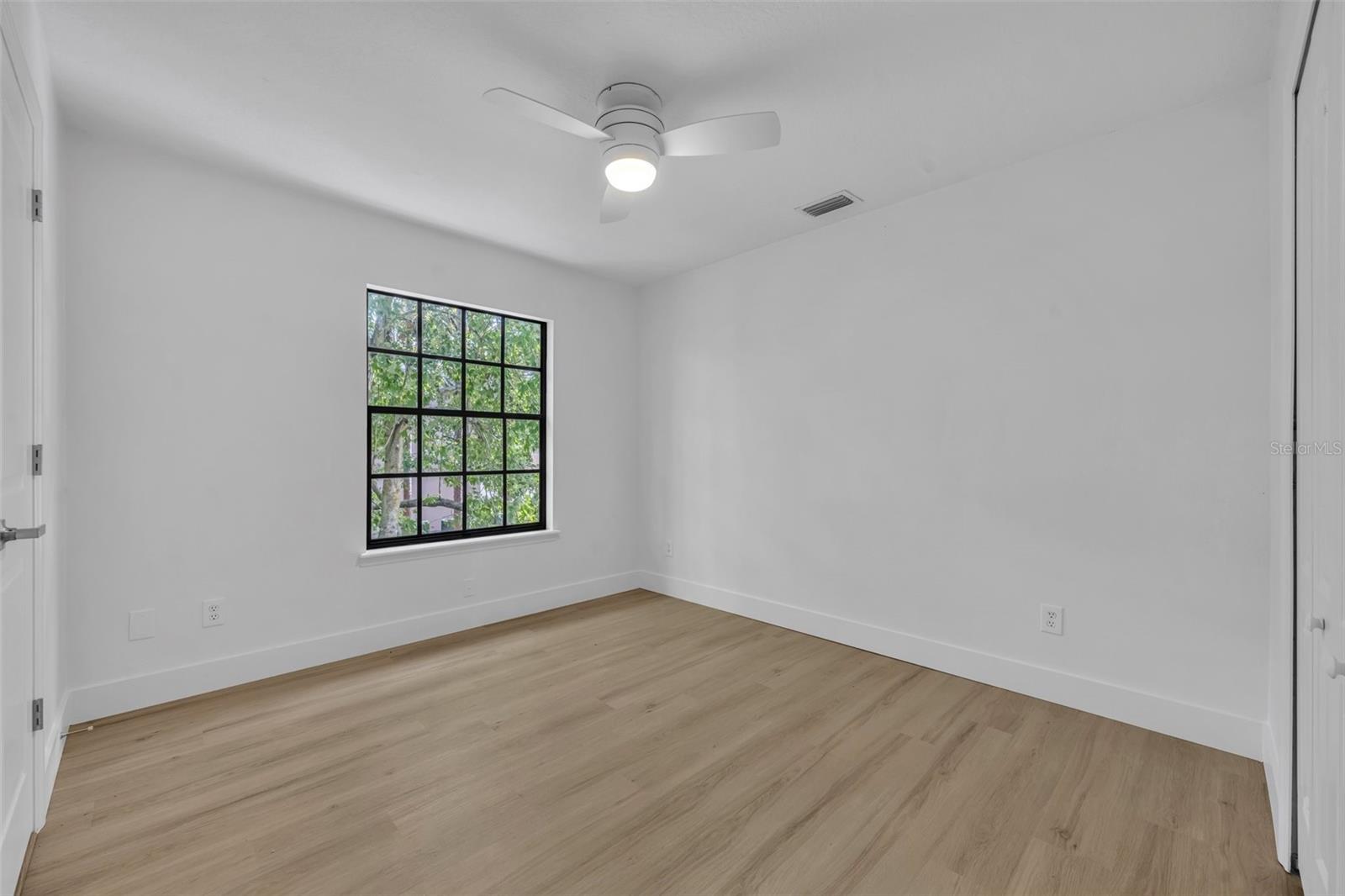 Image 27 of 34 For 5330 Lake Burkett Lane