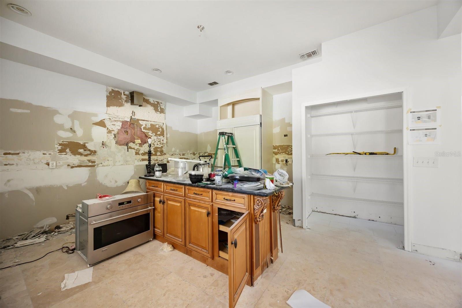 Image 18 of 34 For 6282 Indian Meadow St