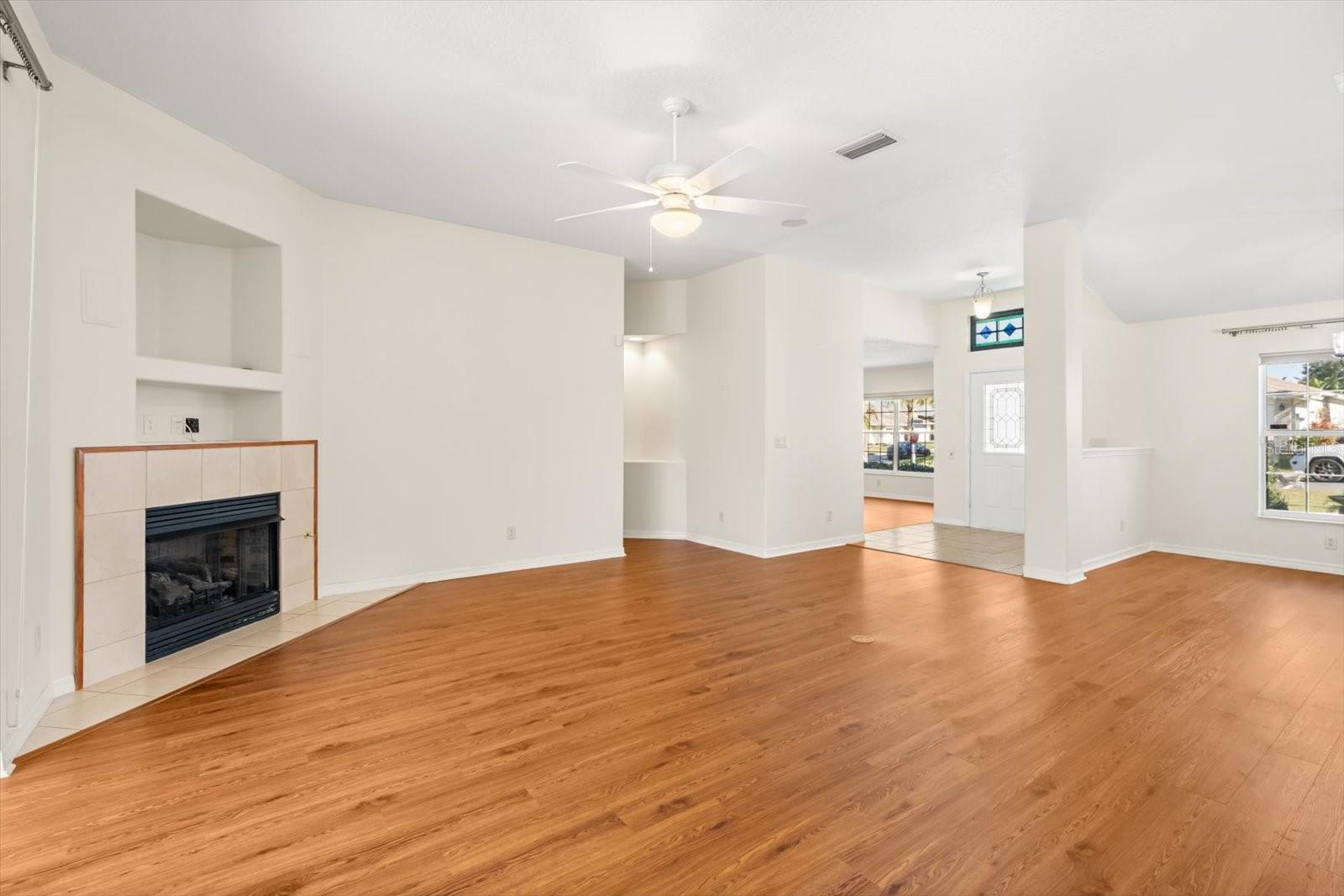 Image 4 of 58 For 5008 Adriatic Avenue