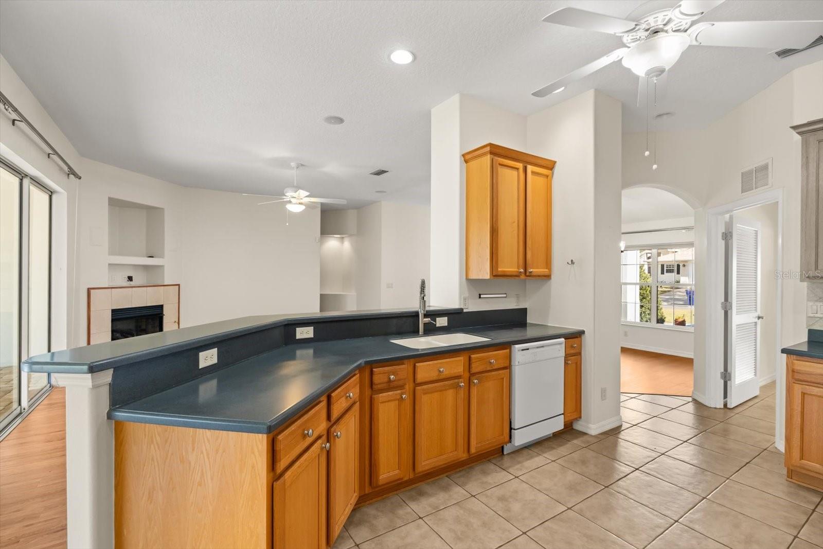 Image 6 of 58 For 5008 Adriatic Avenue