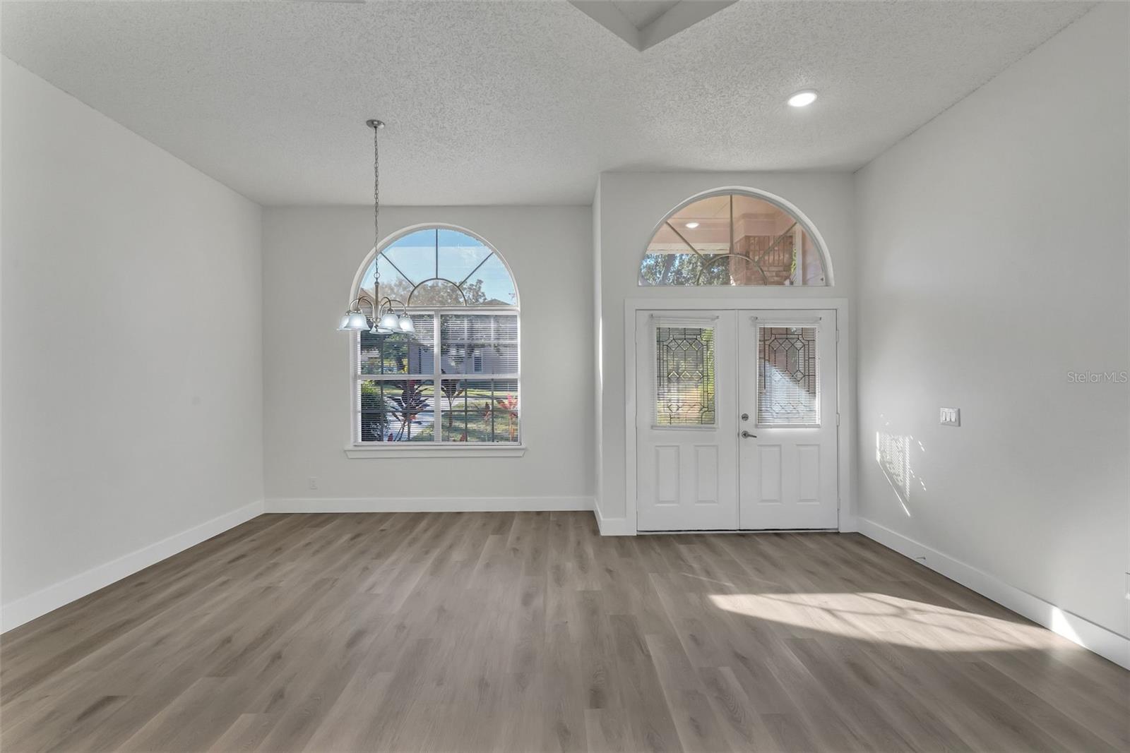 Image 4 of 48 For 2715 Jaffery Drive