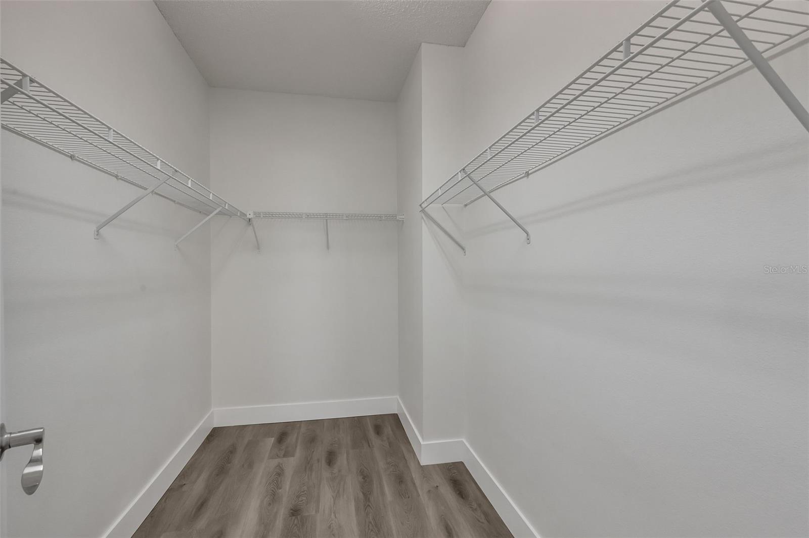 Image 9 of 48 For 2715 Jaffery Drive