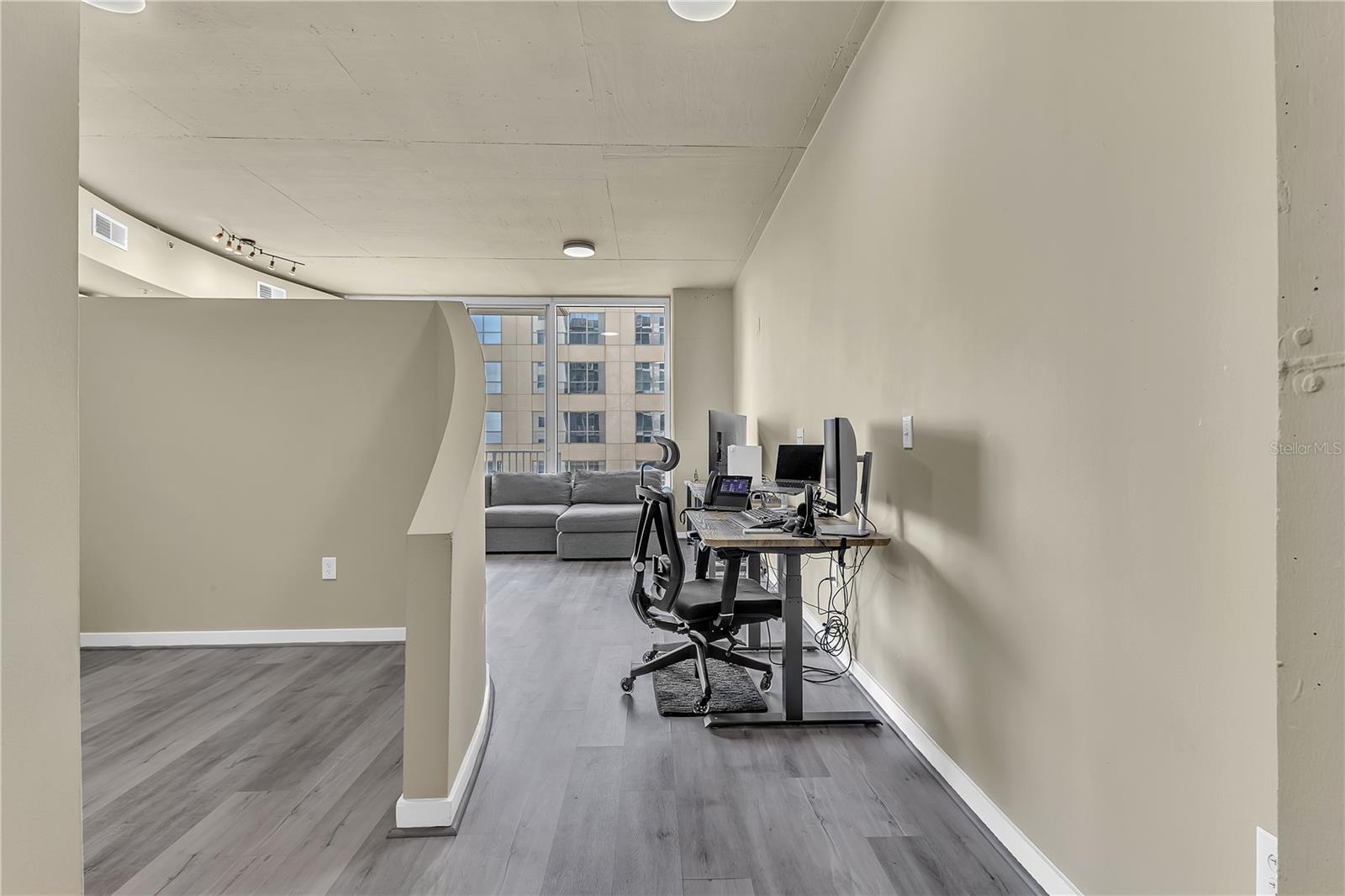 Image 12 of 37 For 155 Court Avenue 1506