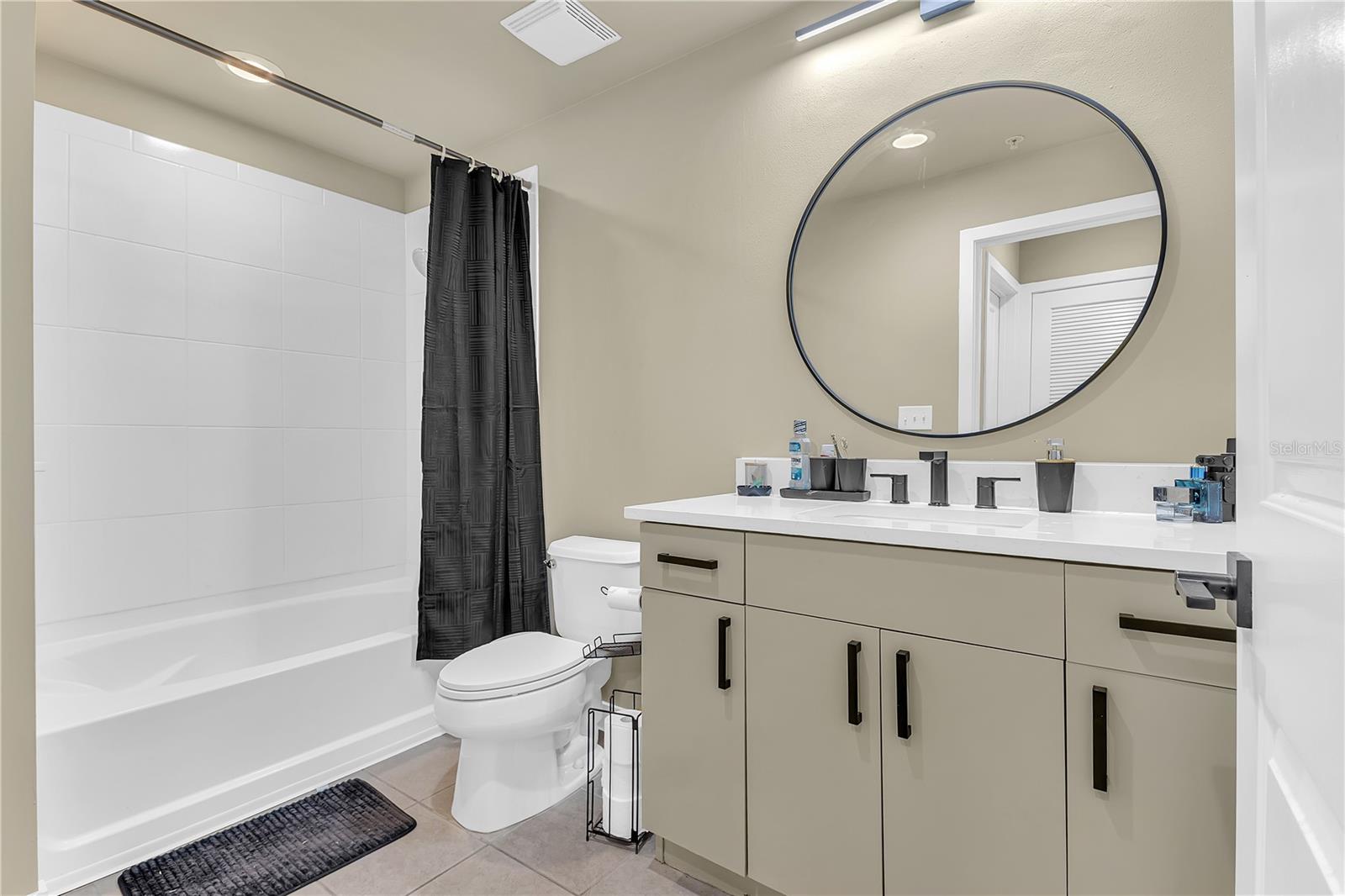 Image 18 of 37 For 155 Court Avenue 1506