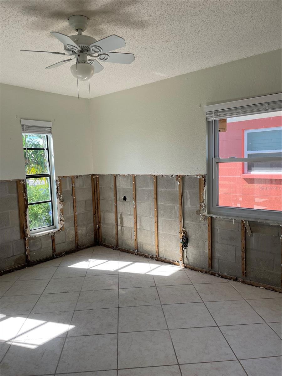 Image 18 of 59 For 13612 Frances Avenue