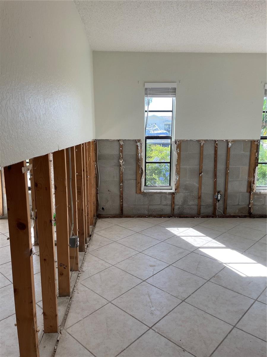 Image 20 of 59 For 13612 Frances Avenue