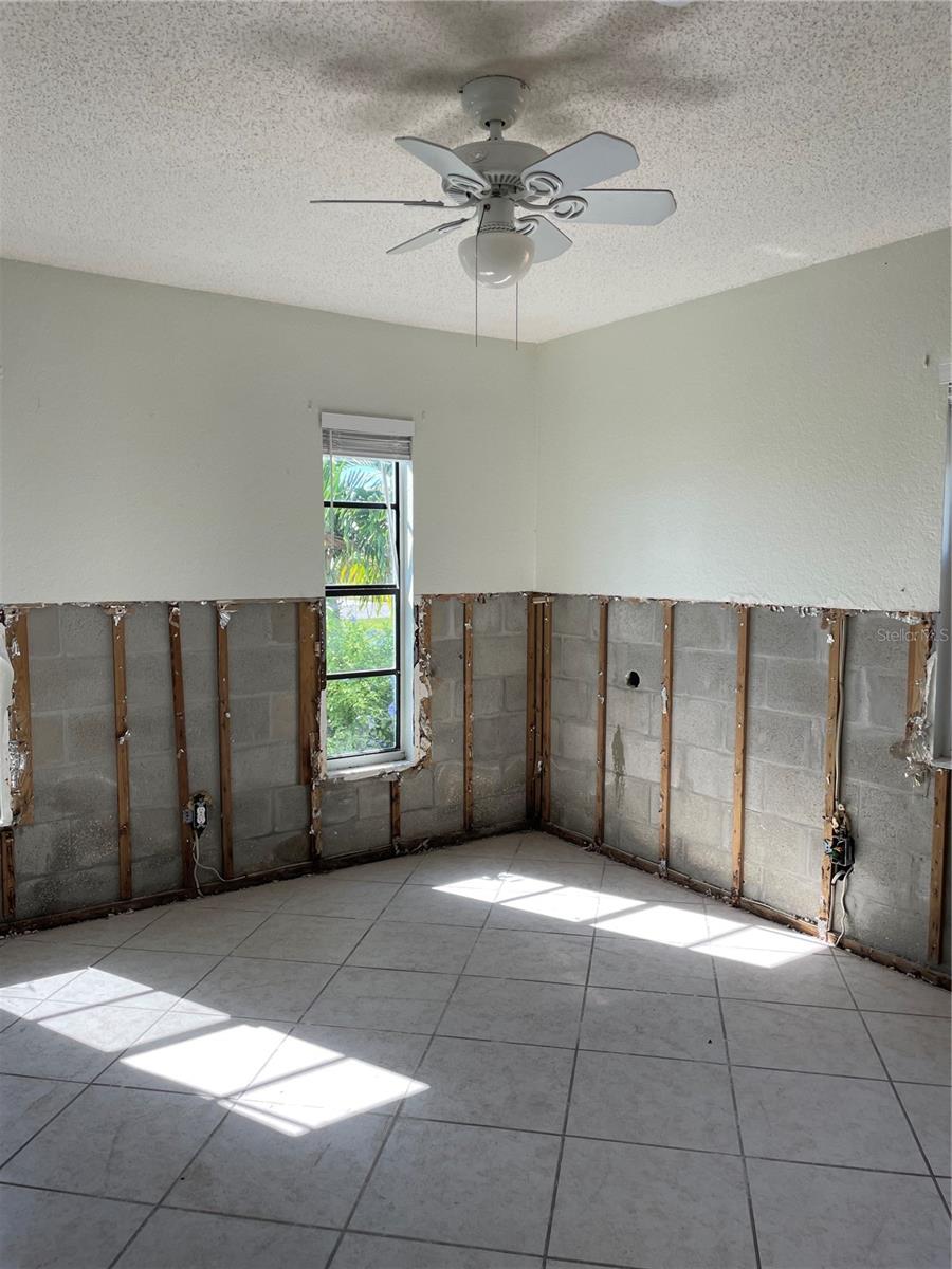 Image 21 of 59 For 13612 Frances Avenue