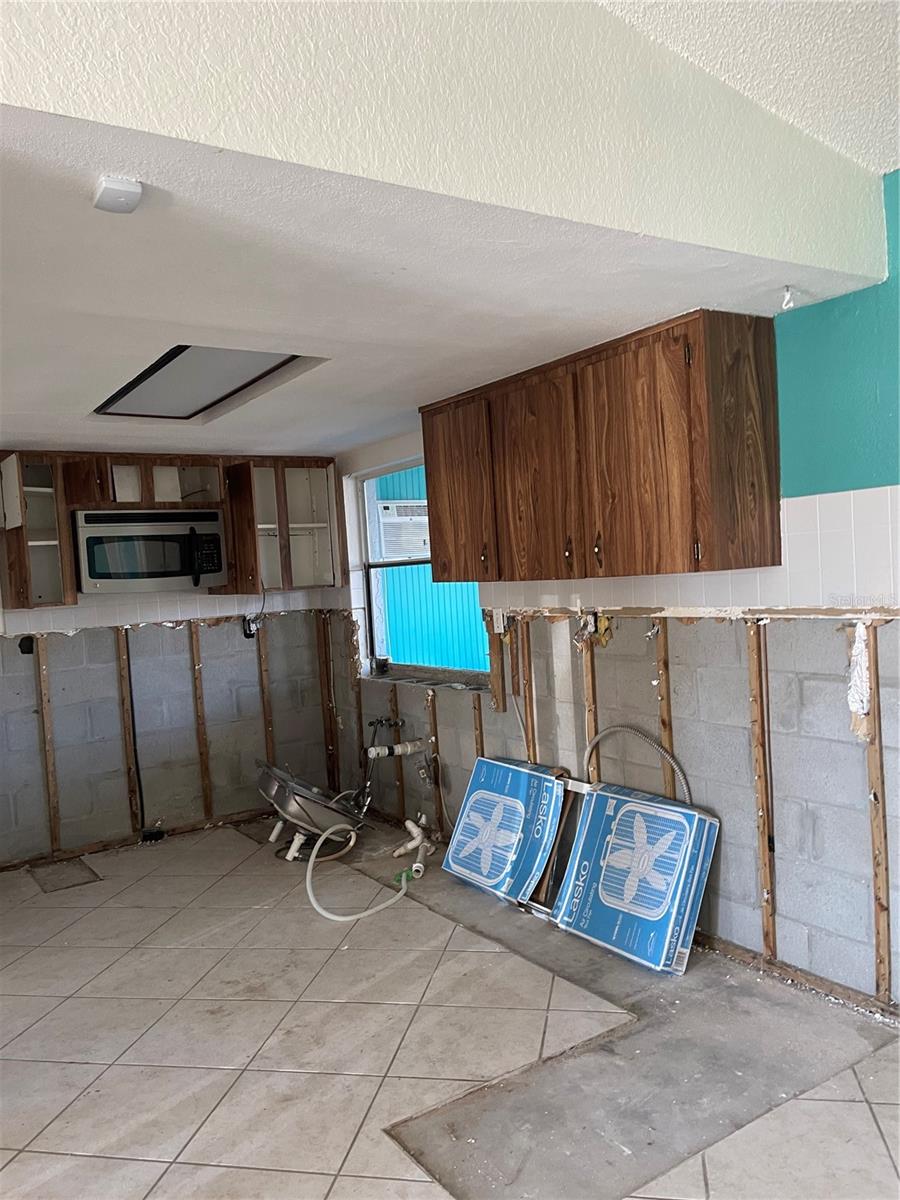 Image 31 of 59 For 13612 Frances Avenue