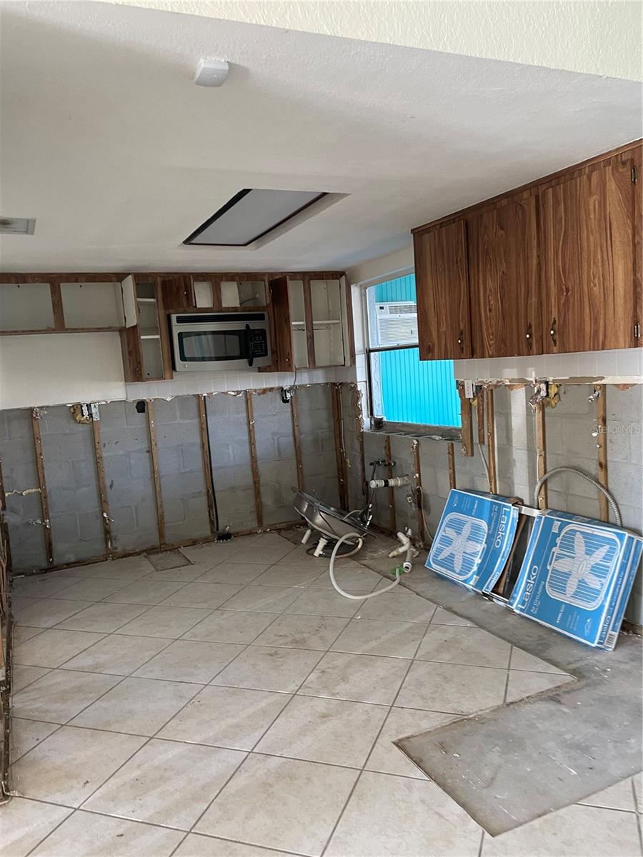 Image 33 of 59 For 13612 Frances Avenue