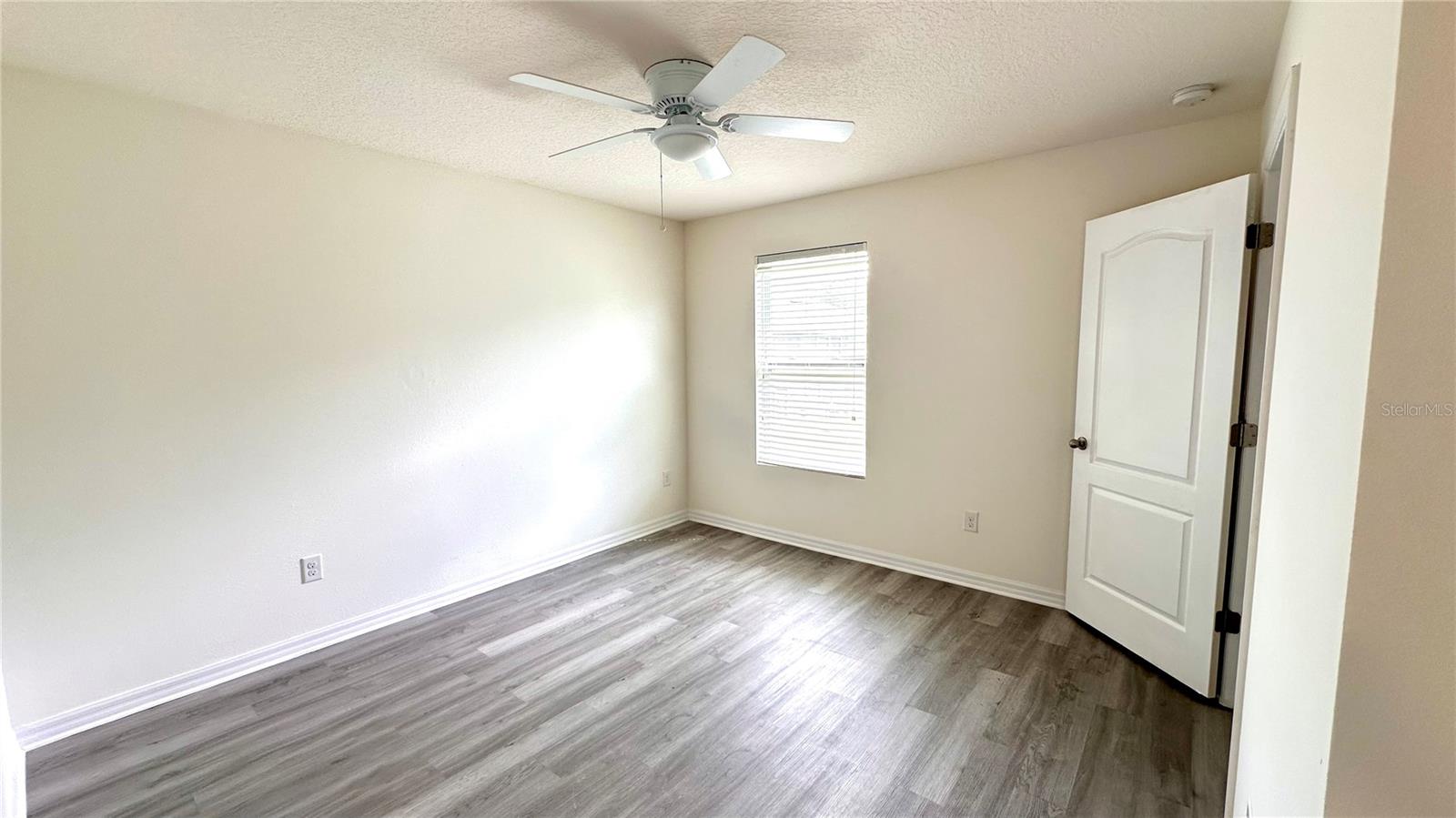 Image 17 of 28 For 16745 Citrus Parkway