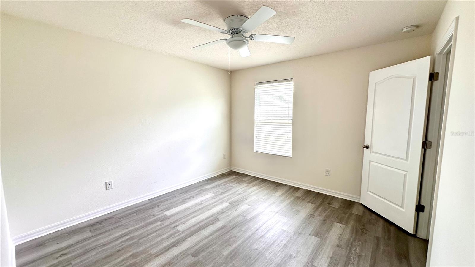 Image 19 of 28 For 16745 Citrus Parkway