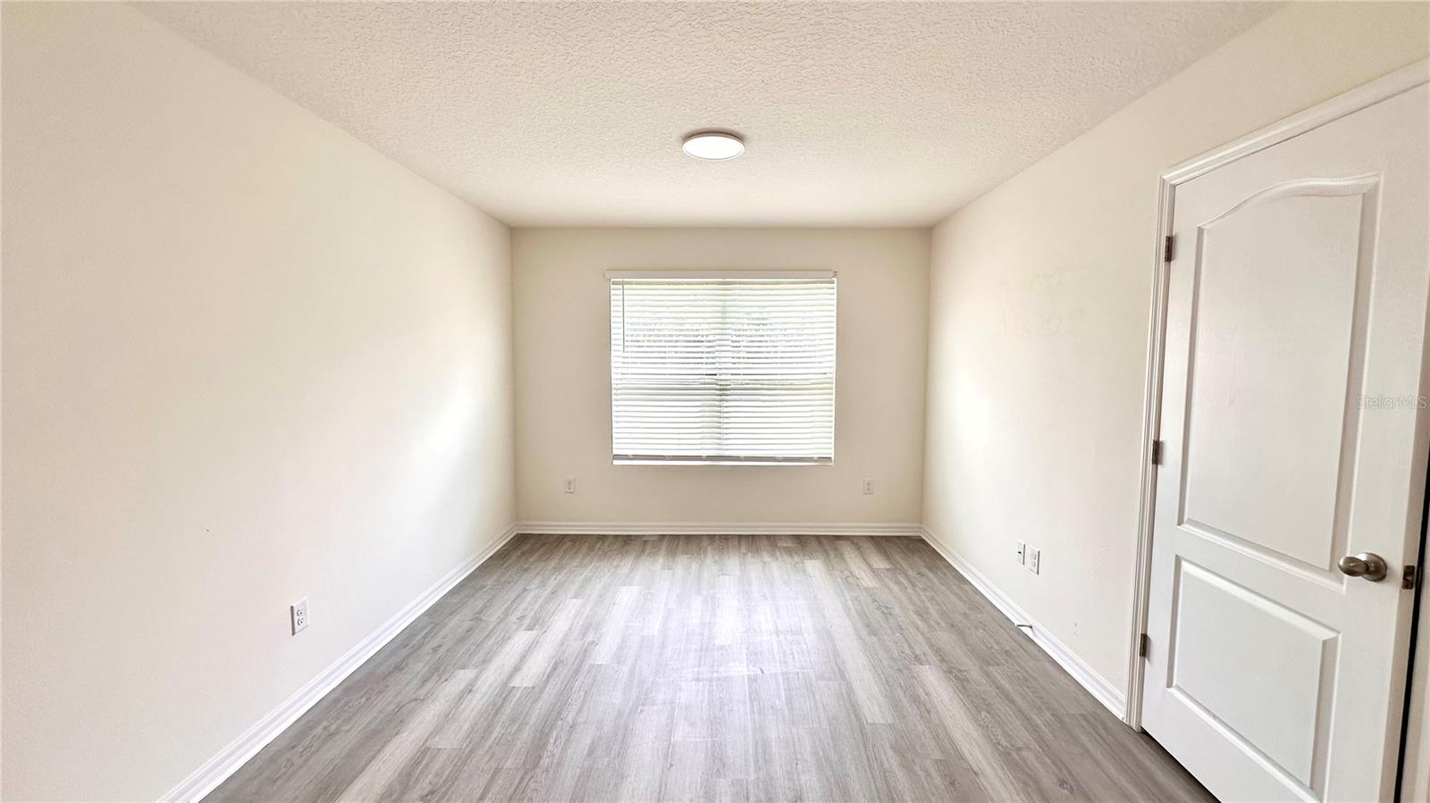 Image 20 of 28 For 16745 Citrus Parkway