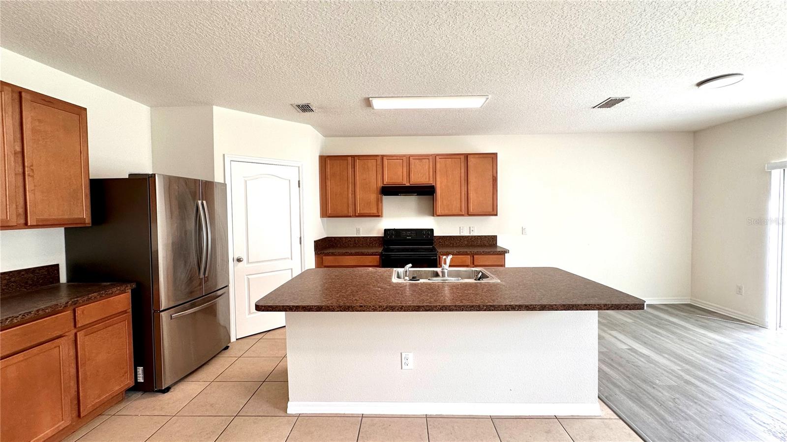 Image 3 of 28 For 16745 Citrus Parkway