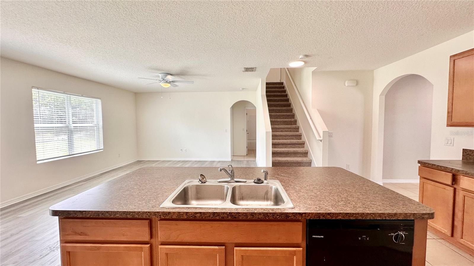 Image 4 of 28 For 16745 Citrus Parkway