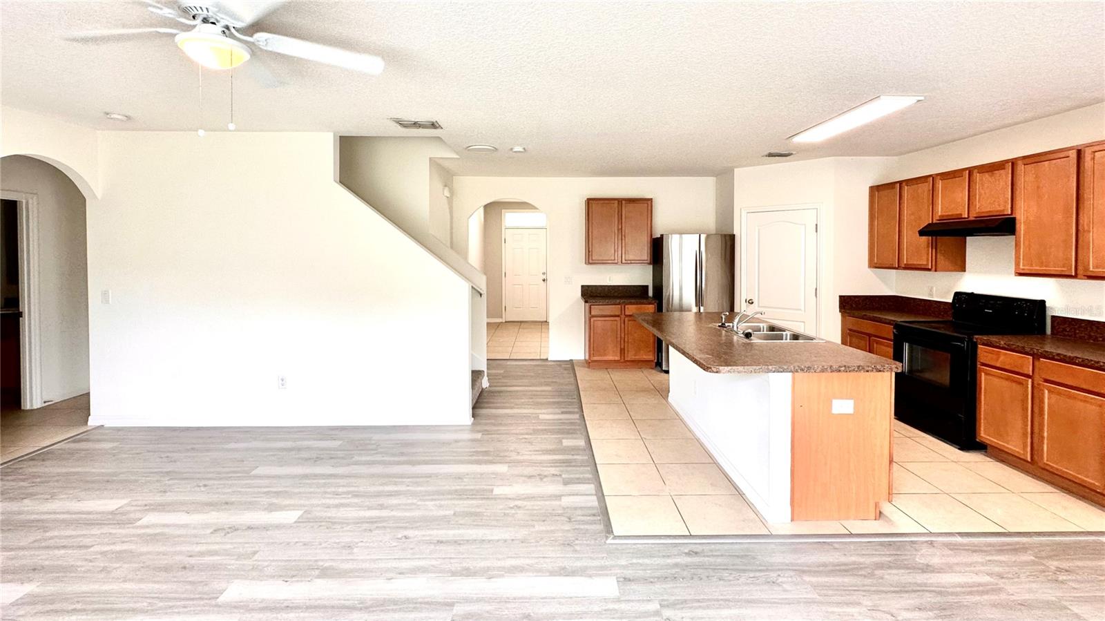 Image 5 of 28 For 16745 Citrus Parkway