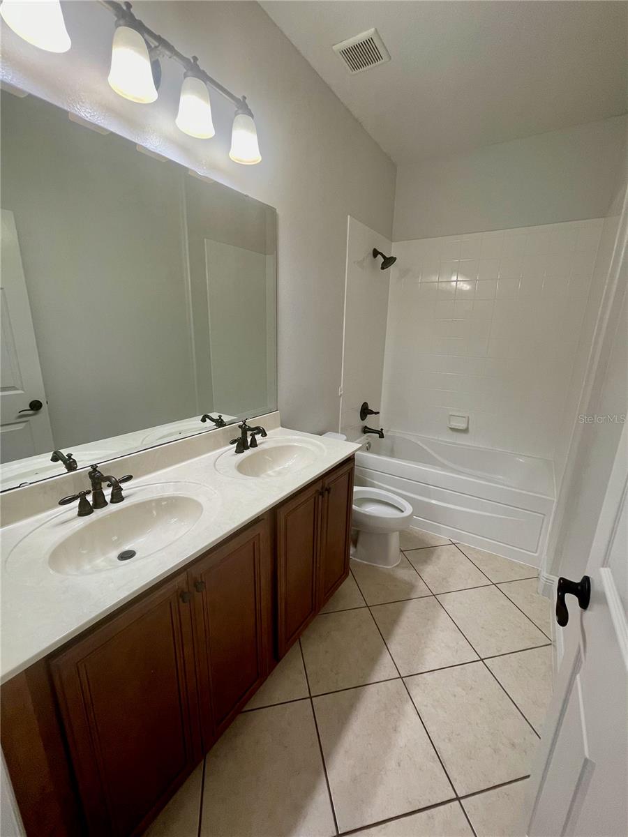 Image 20 of 33 For 14257 Lagoon Cove Lane