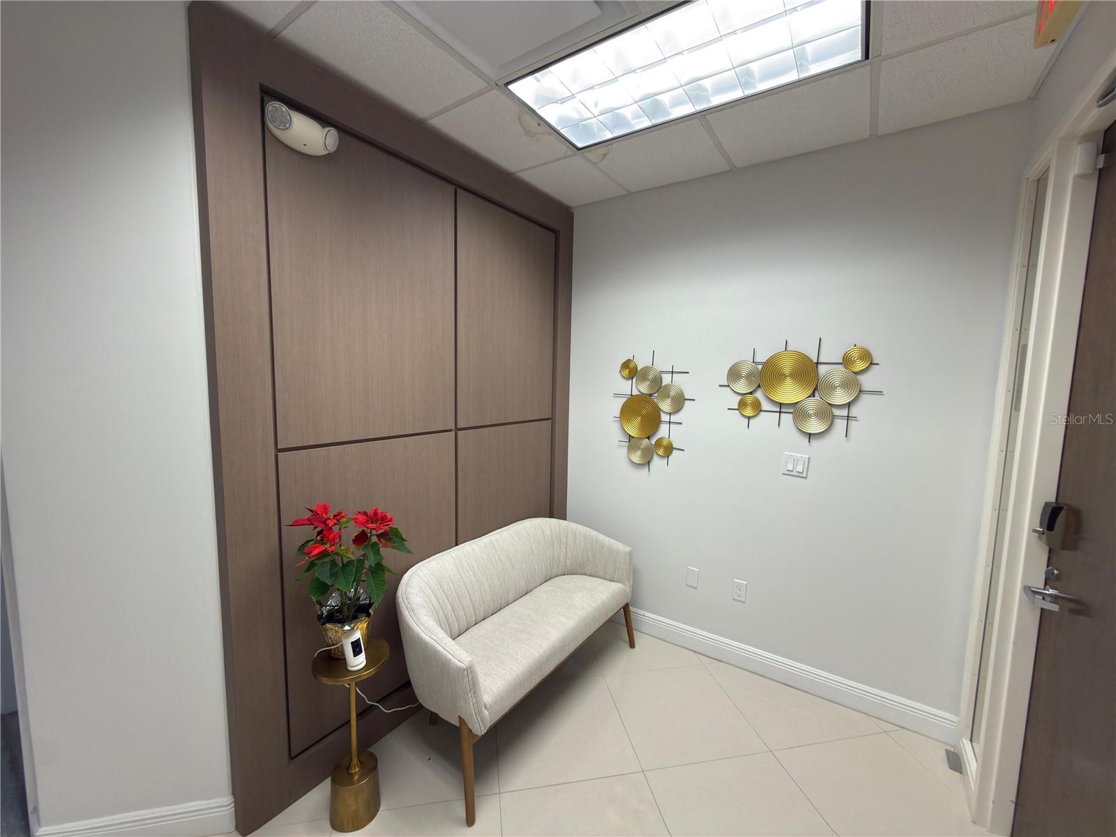 Image 4 of 11 For 6735 Conroy Road 420