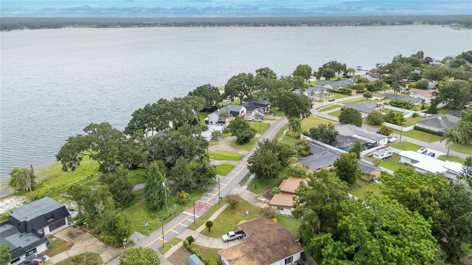 Image 10 of 29 For 2121 Nela Avenue