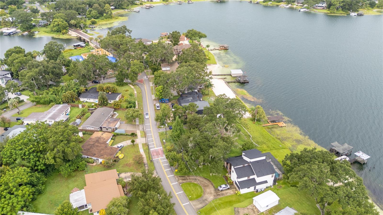 Image 19 of 29 For 2121 Nela Avenue