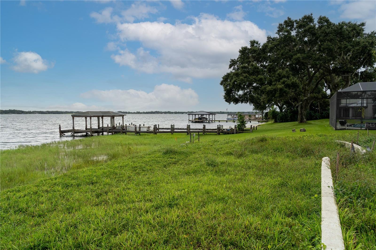 Image 24 of 29 For 2121 Nela Avenue