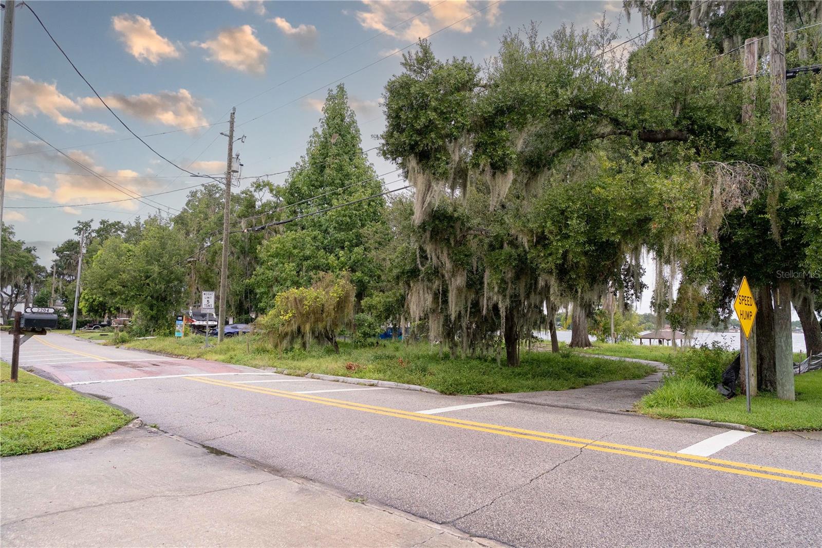 Image 27 of 29 For 2121 Nela Avenue