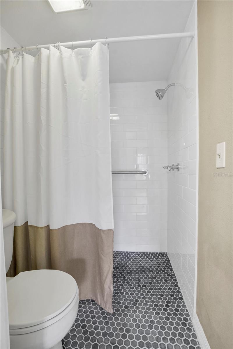 Image 13 of 19 For 345 24th Street Nw 16