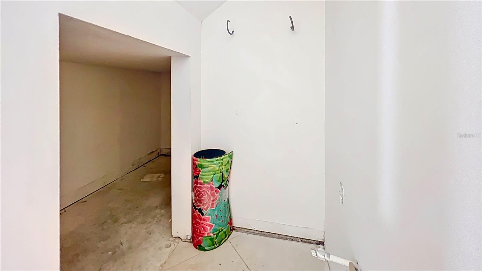 Image 17 of 55 For 630 Killarney Bay Court 3