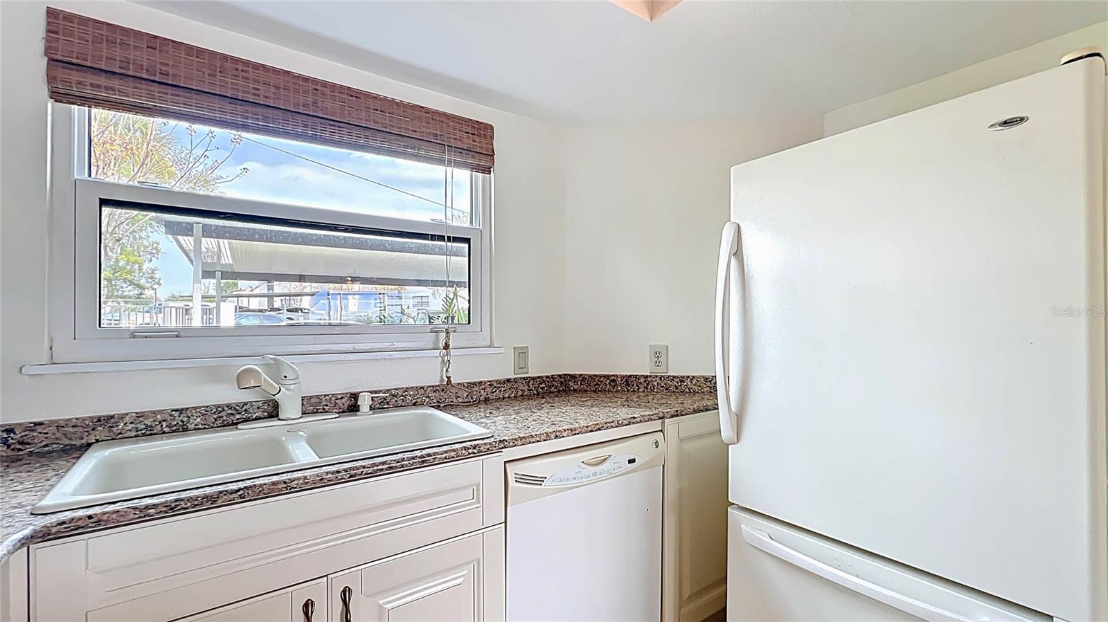 Image 24 of 55 For 630 Killarney Bay Court 3