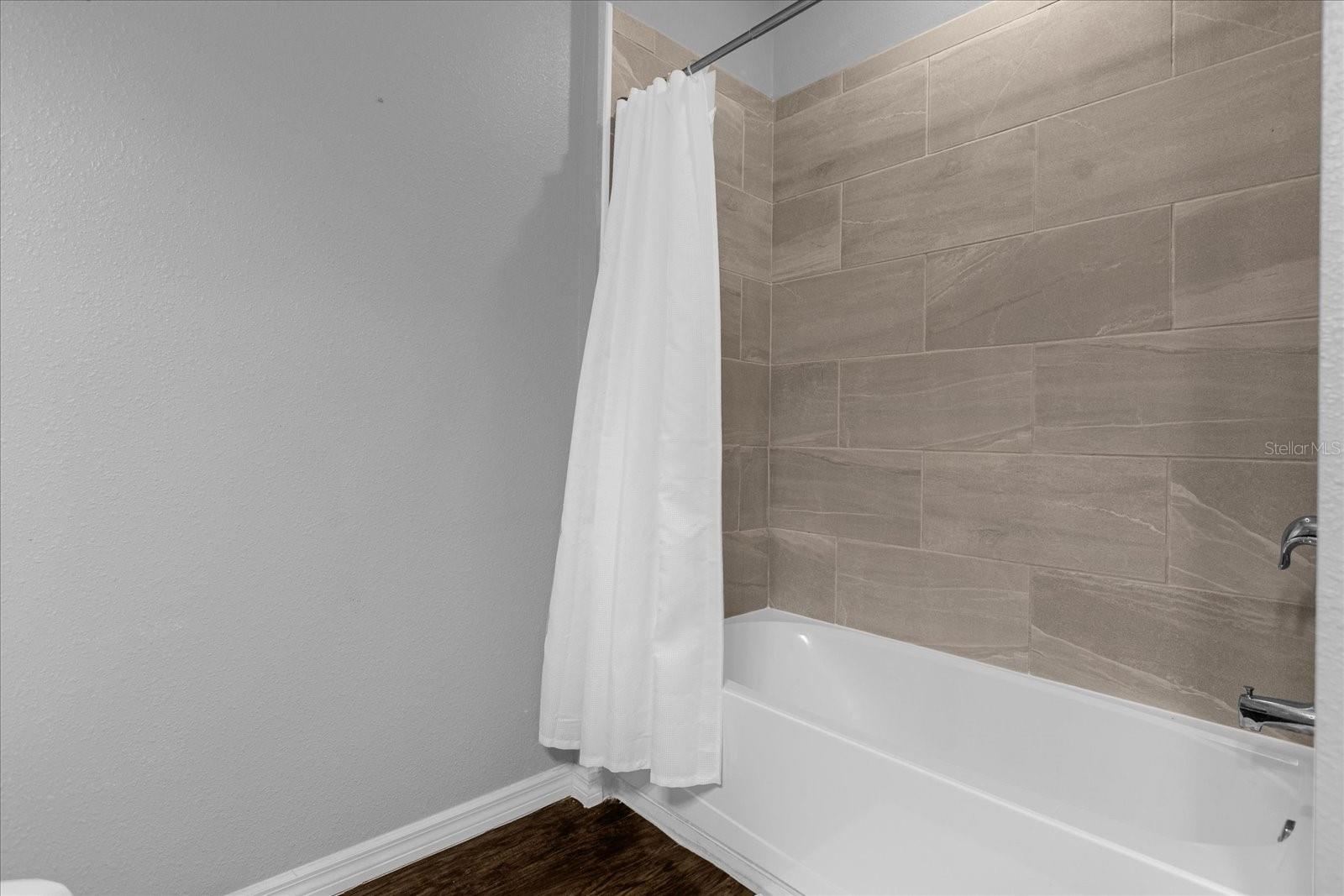 Image 17 of 20 For 5350 Diplomat Court 107