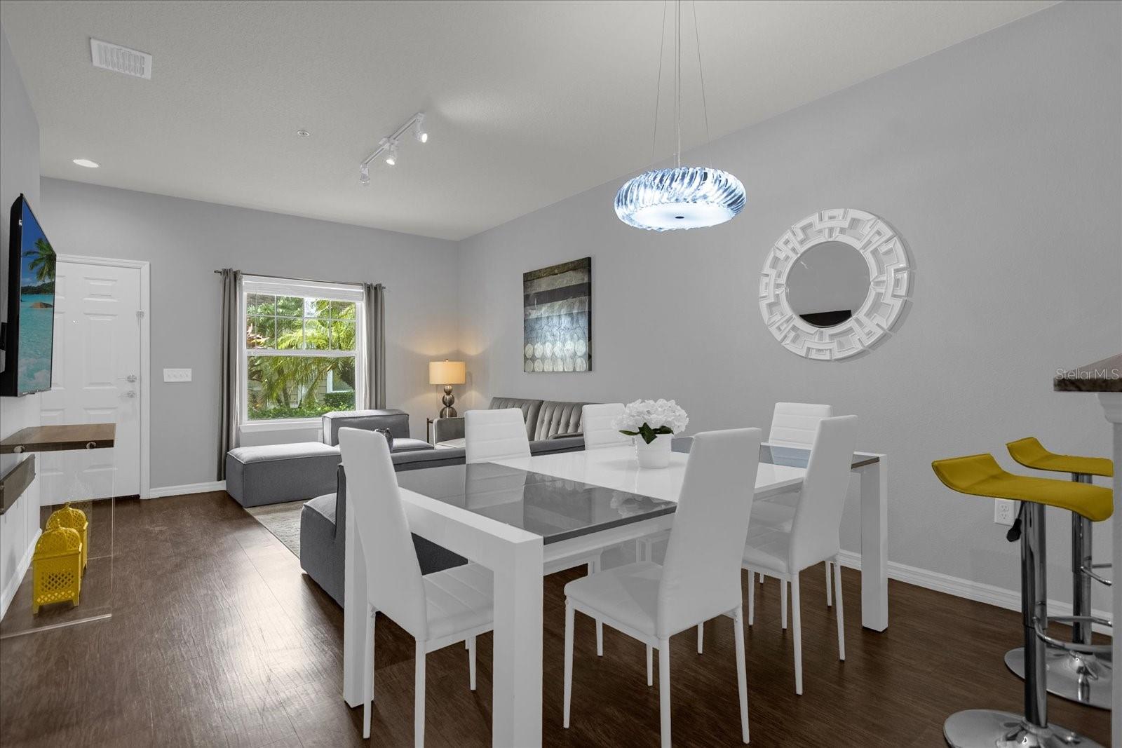 Image 5 of 20 For 5350 Diplomat Court 107