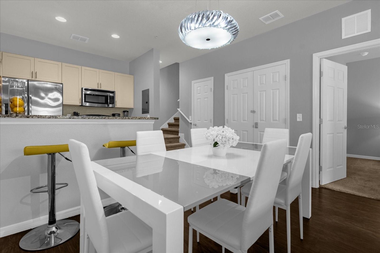 Image 6 of 20 For 5350 Diplomat Court 107