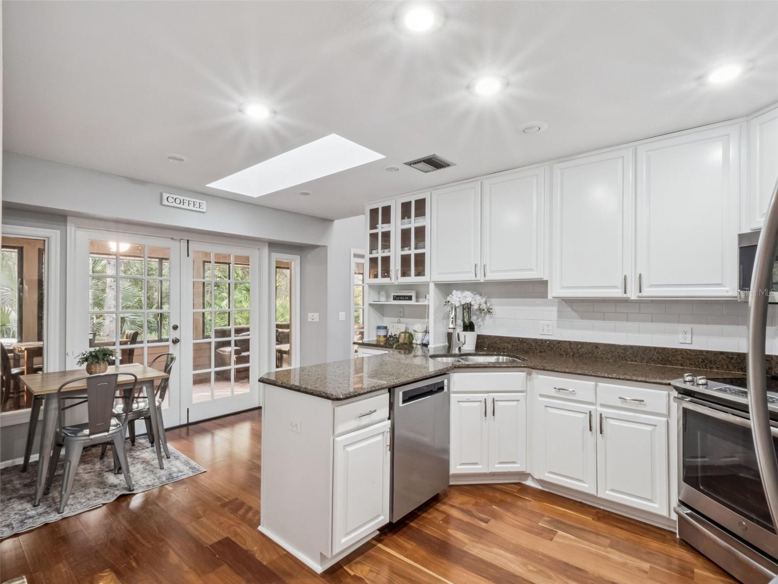 Image 11 of 39 For 394 Woodstead Circle