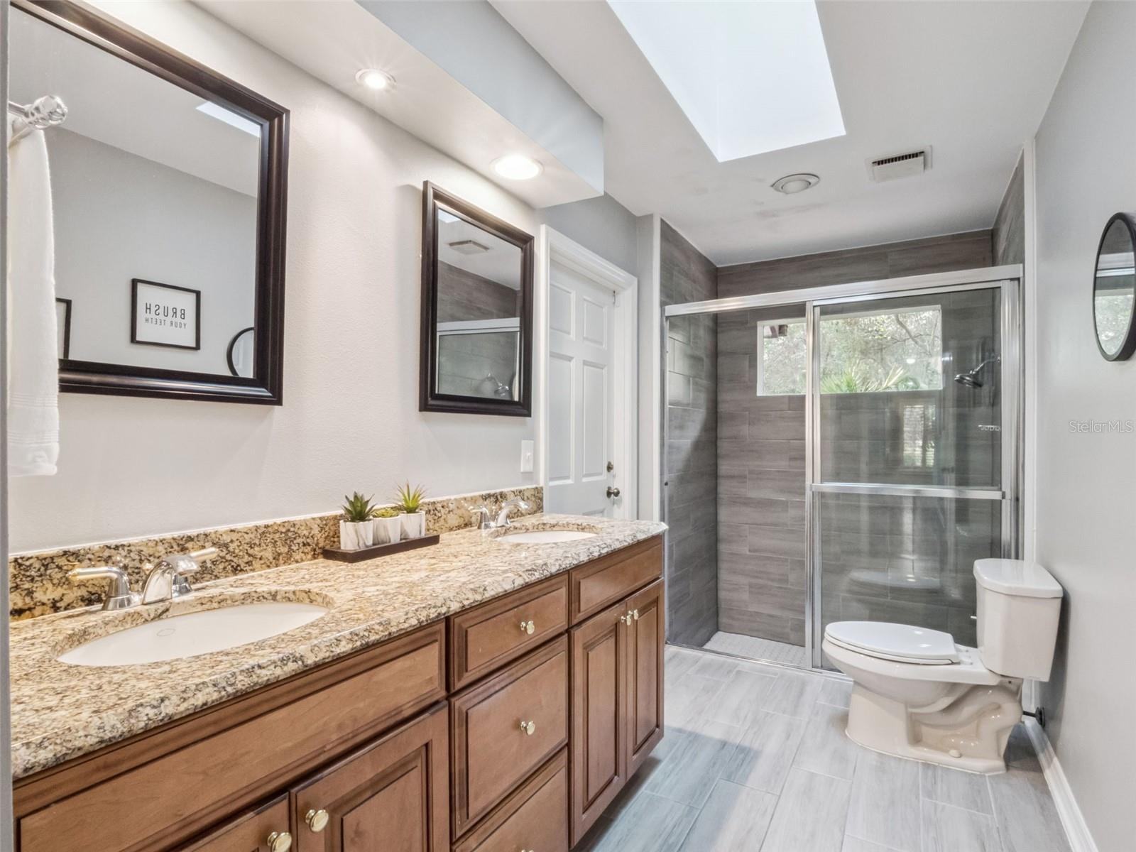 Image 19 of 39 For 394 Woodstead Circle