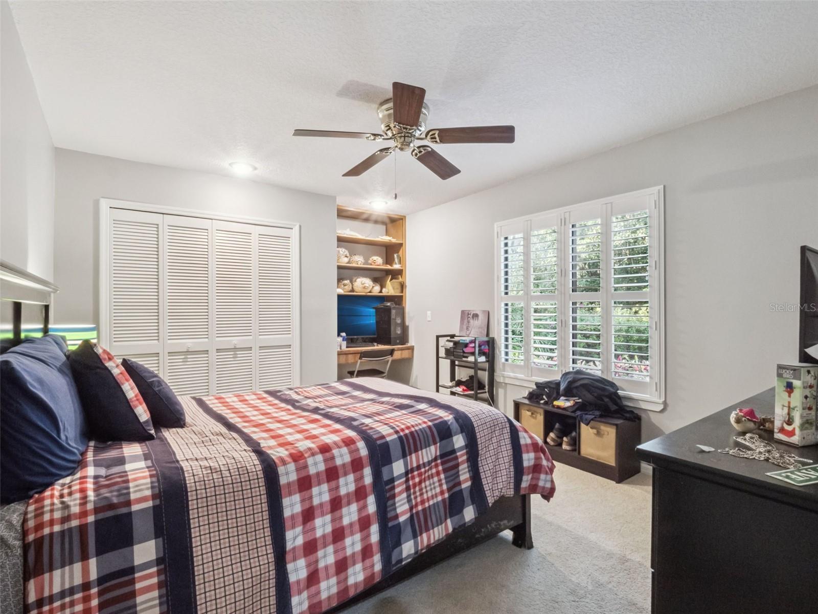 Image 21 of 39 For 394 Woodstead Circle