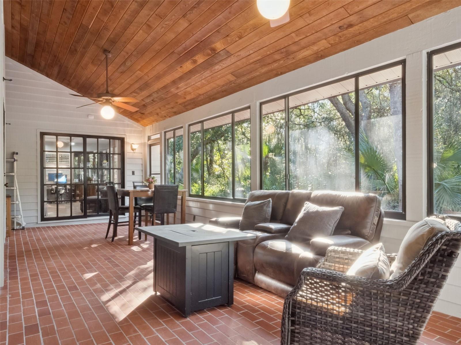 Image 22 of 39 For 394 Woodstead Circle