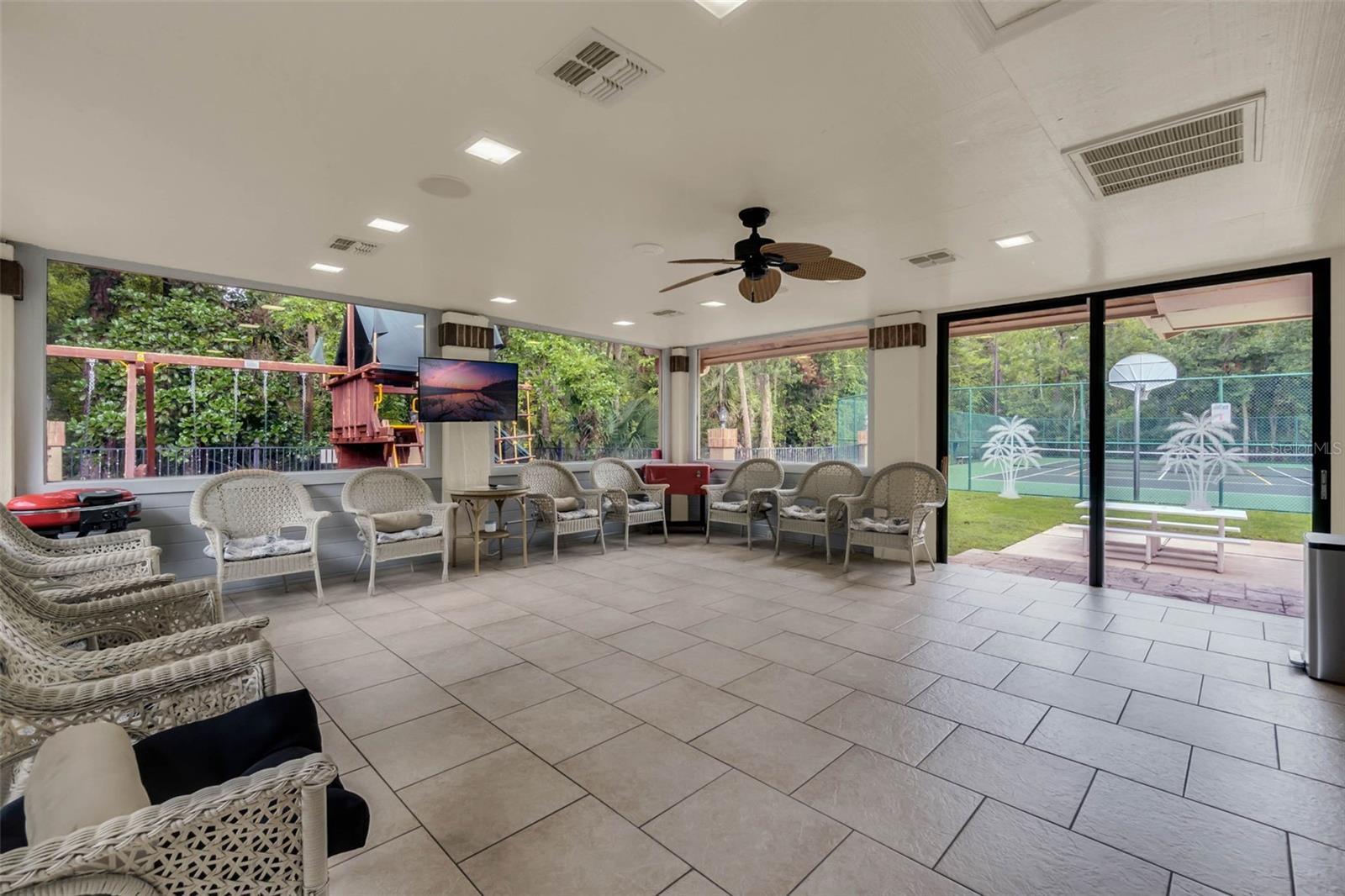 Image 36 of 39 For 394 Woodstead Circle